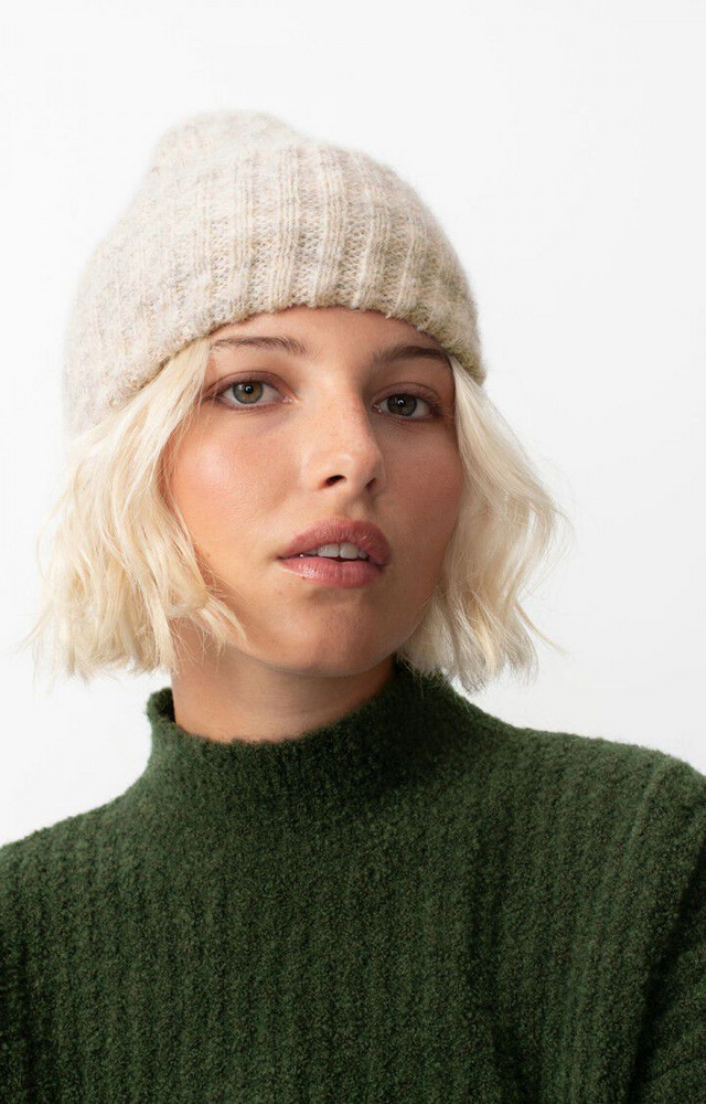 
                  
                    EAST Poudreuse Chine Beanie
                  
                