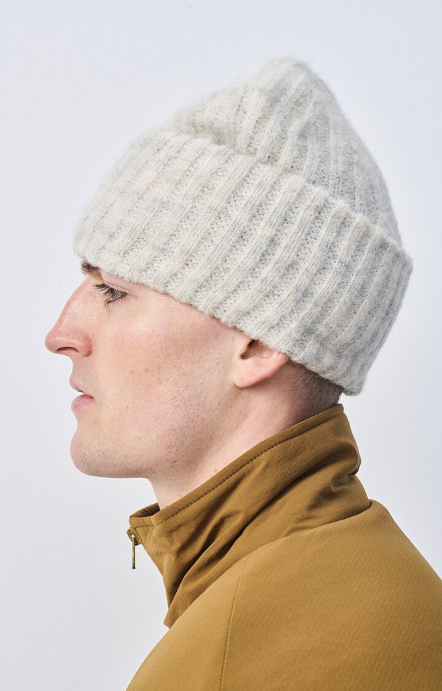 
                  
                    EAST Poudreuse Chine Beanie
                  
                