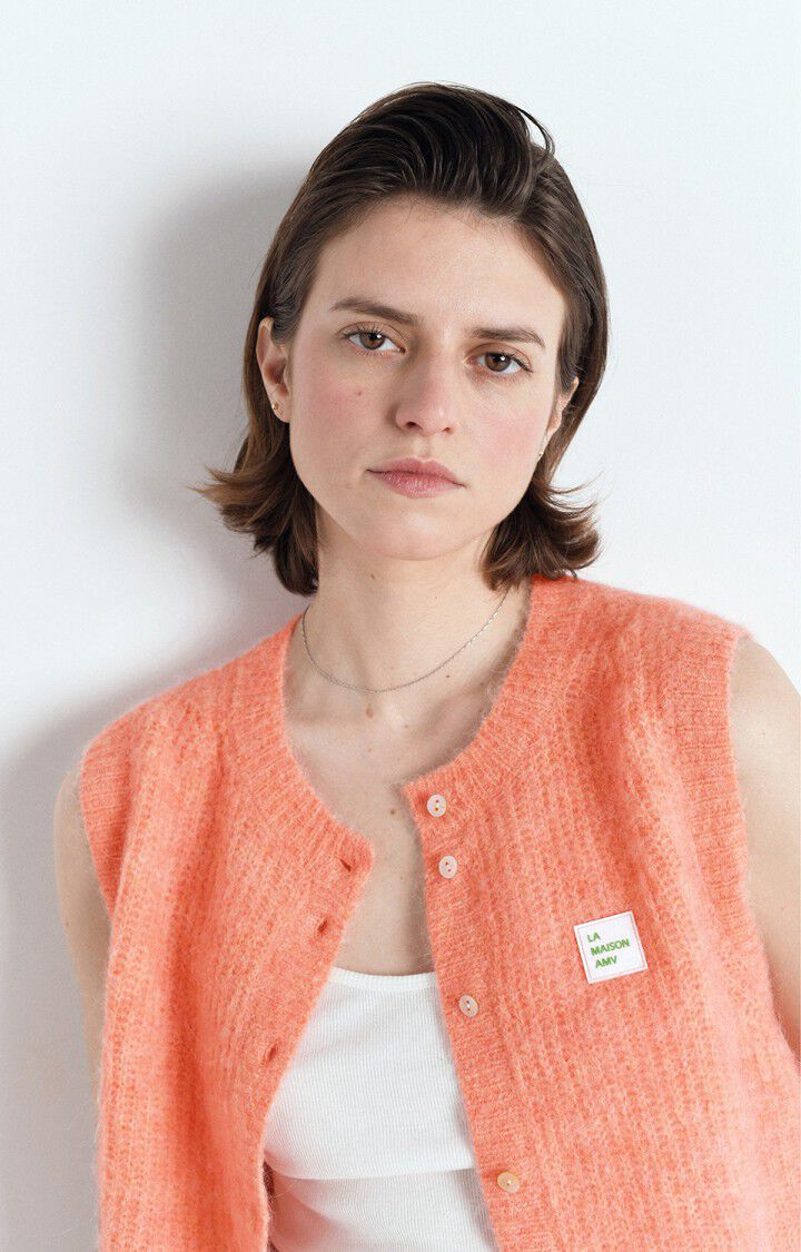 
                  
                    EAST – Ärmellose Strickjacke in Weiß-Pfirsich-Melange
                  
                