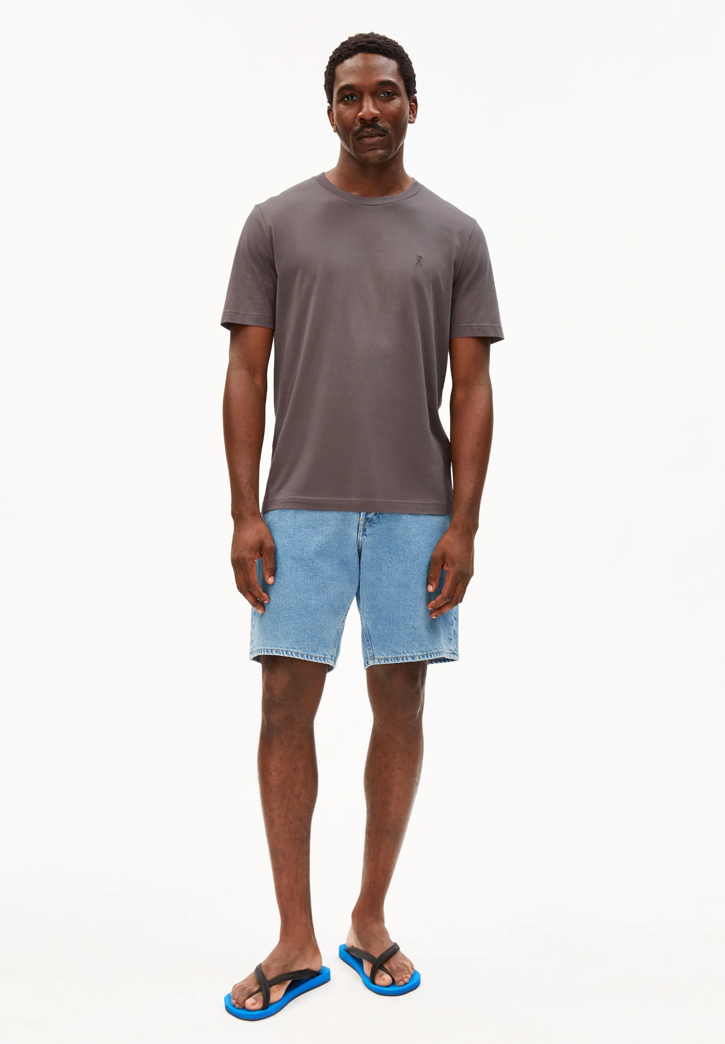 
                  
                    JAAMES Granit T-Shirt
                  
                