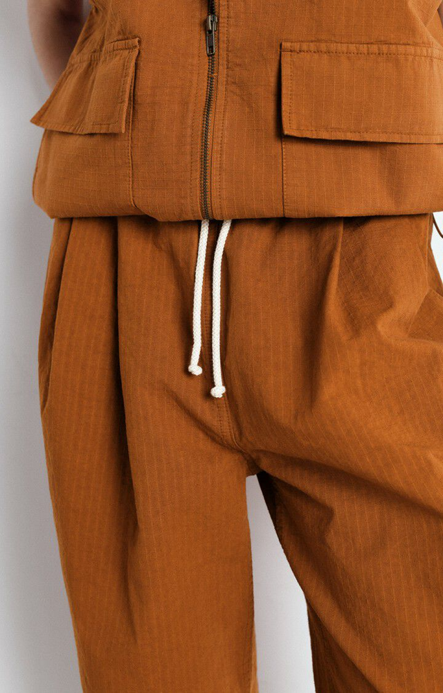 
                  
                    RYGYBAY Zimt-Karottenhose
                  
                