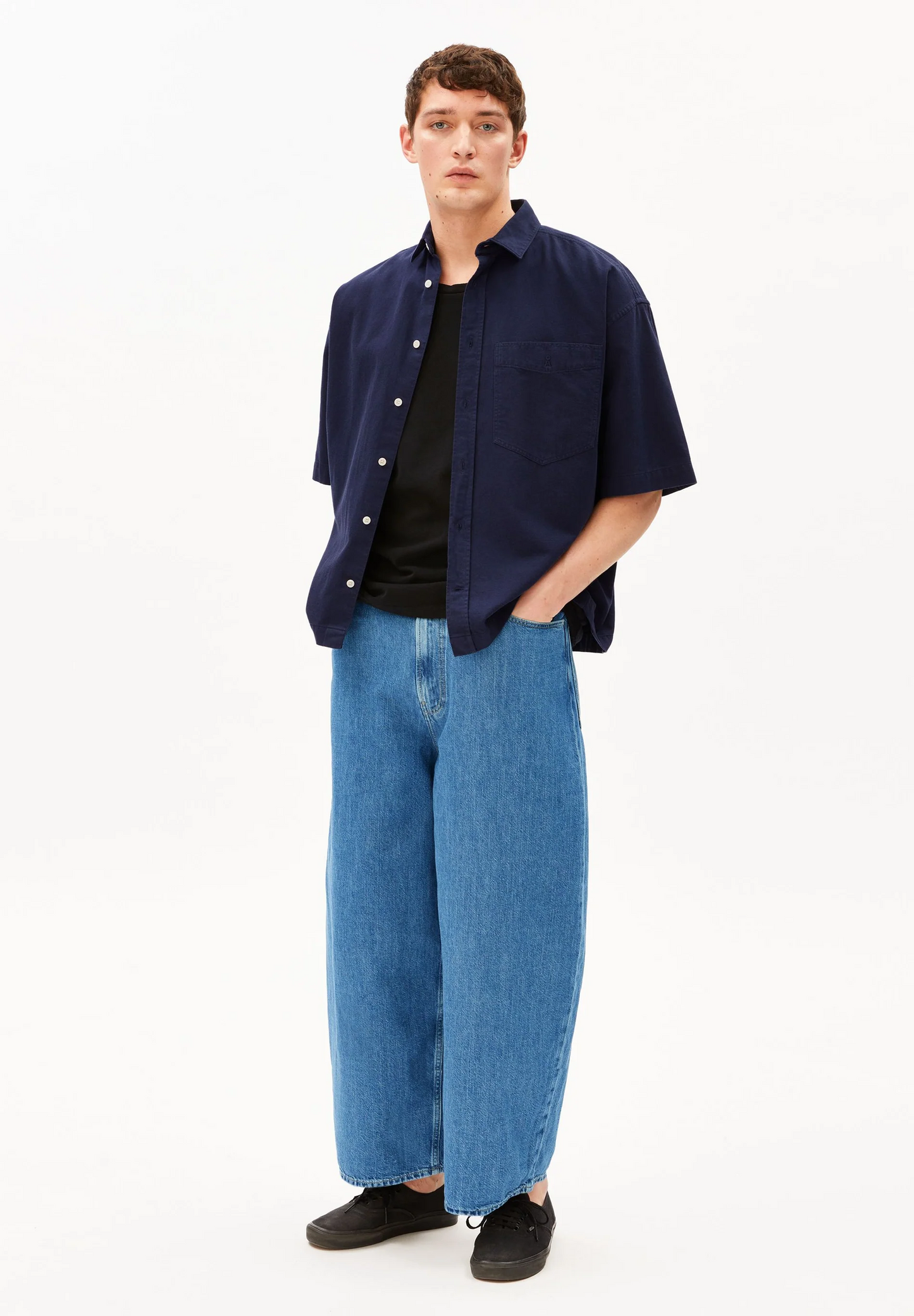 
                  
                    Tinted Navy Cotton Lino Shortsleeve Shirt
                  
                