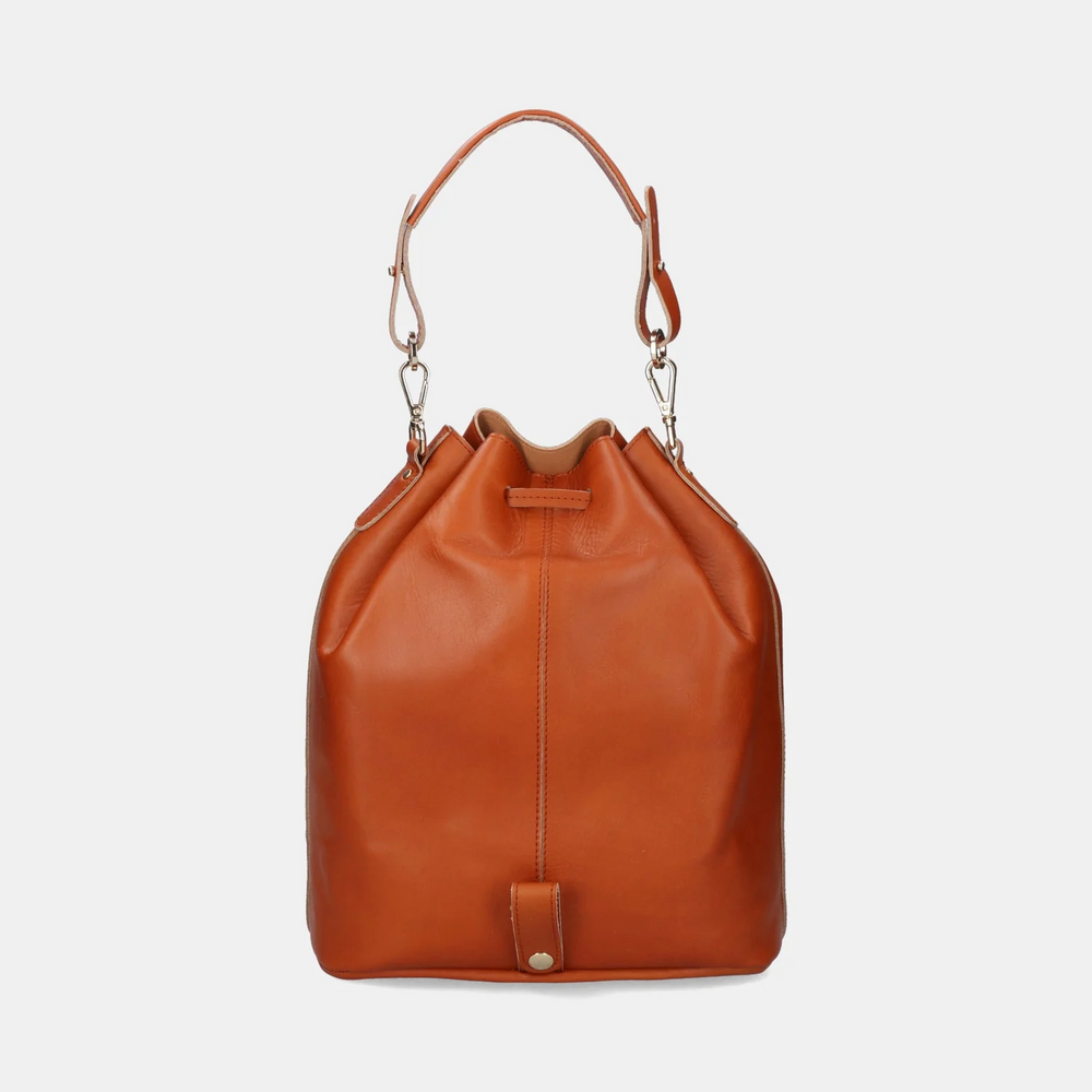 
                  
                    Weiche klassische Saku-Tasche aus Nappaleder
                  
                