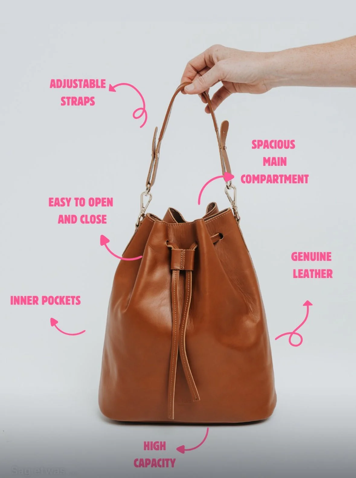 
                  
                    Weiche klassische Saku-Tasche aus Nappaleder
                  
                
