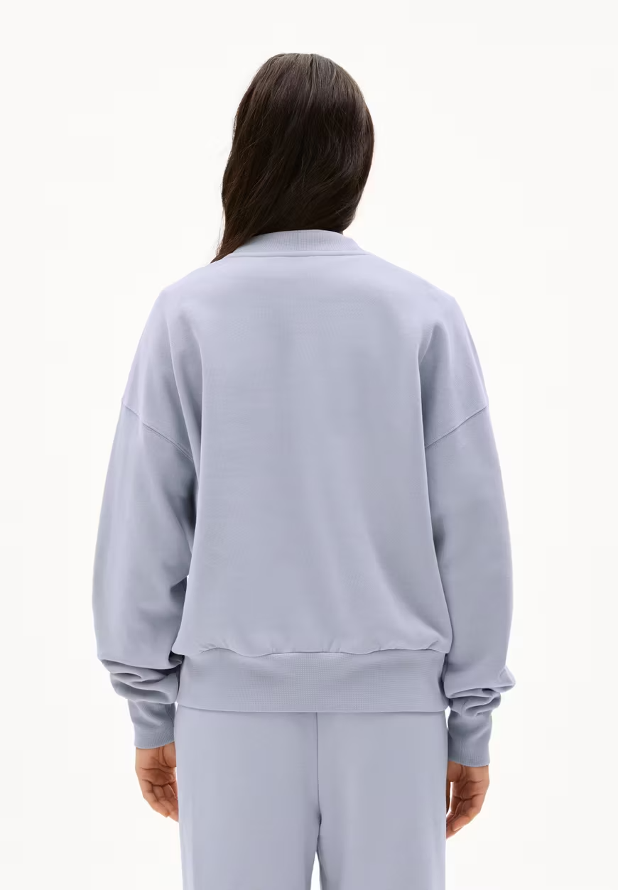 
                  
                    ALIZAA ICONIC Pullover „A Misty Morning“
                  
                