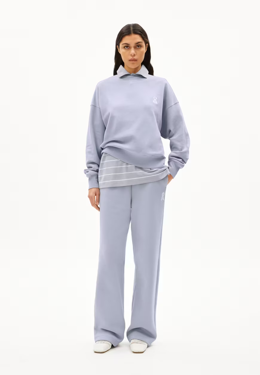 
                  
                    ALIZAA ICONIC Pullover „A Misty Morning“
                  
                