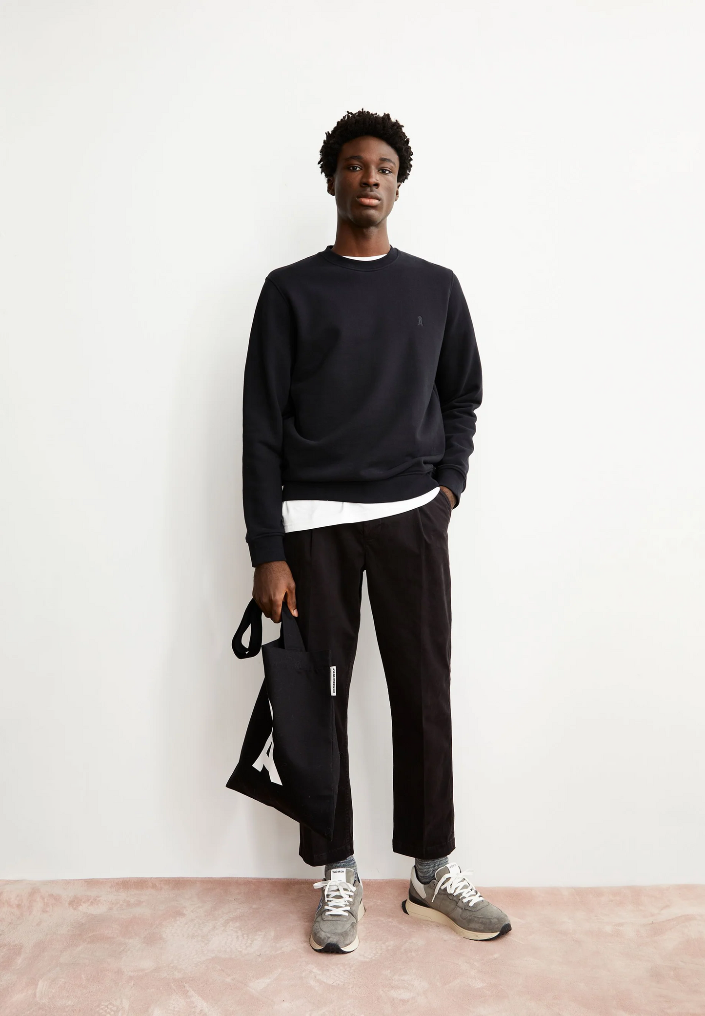 
                  
                    BAARO LOOP SCHWARZER JUMPER
                  
                
