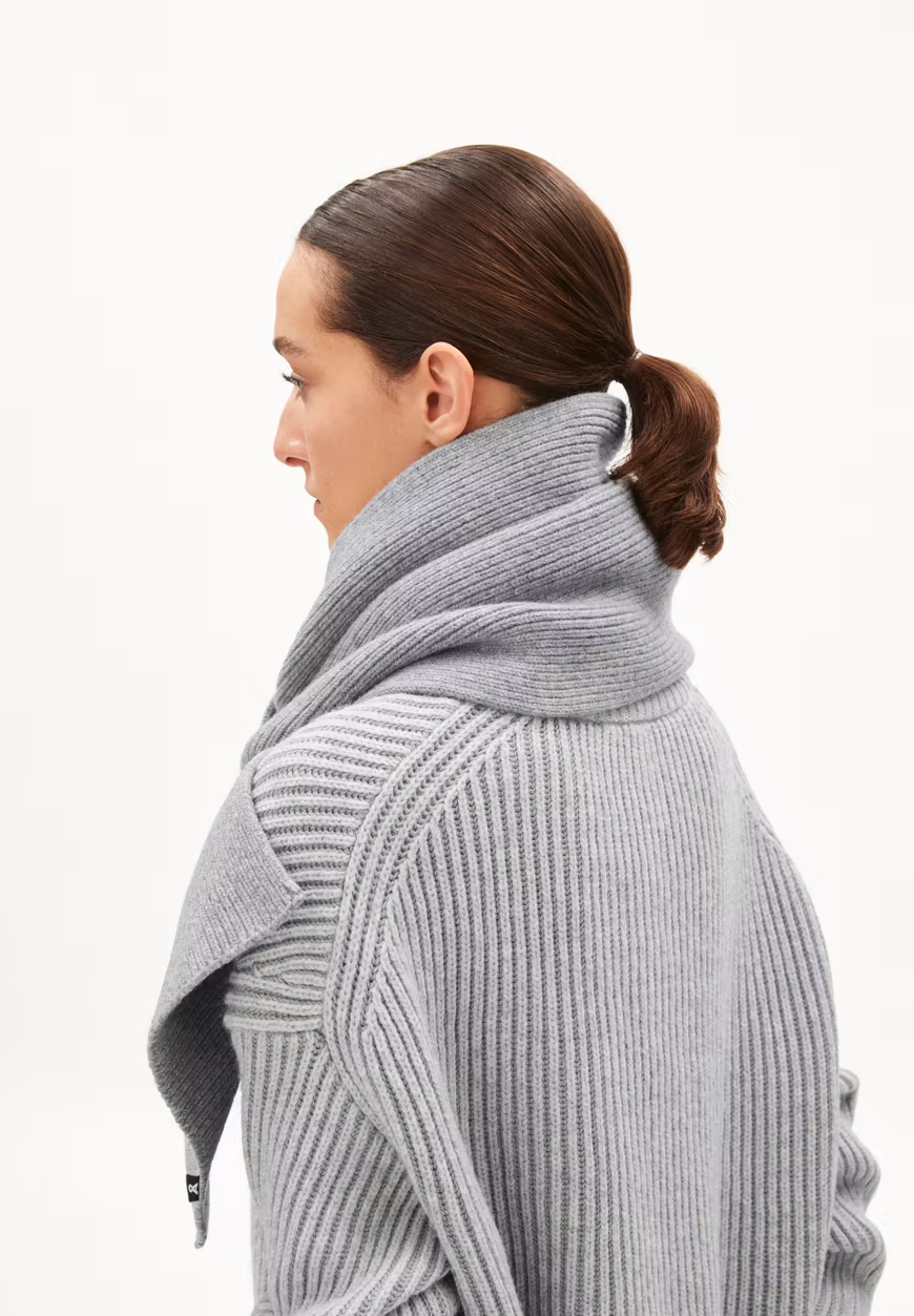 
                  
                    CLAASAS Light Grey Melange Merino Scarf
                  
                