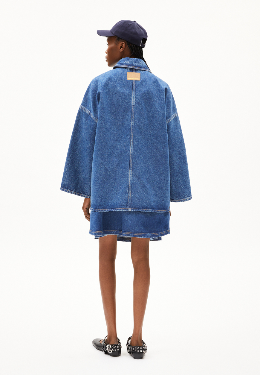 
                  
                    DRAAPY Royal Jacket
                  
                