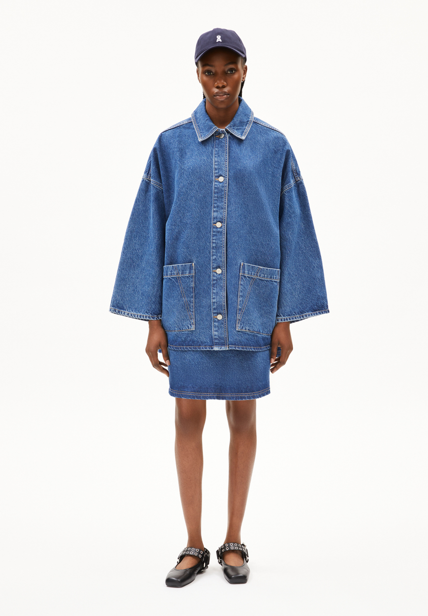
                  
                    DRAAPY Royal Jacket
                  
                