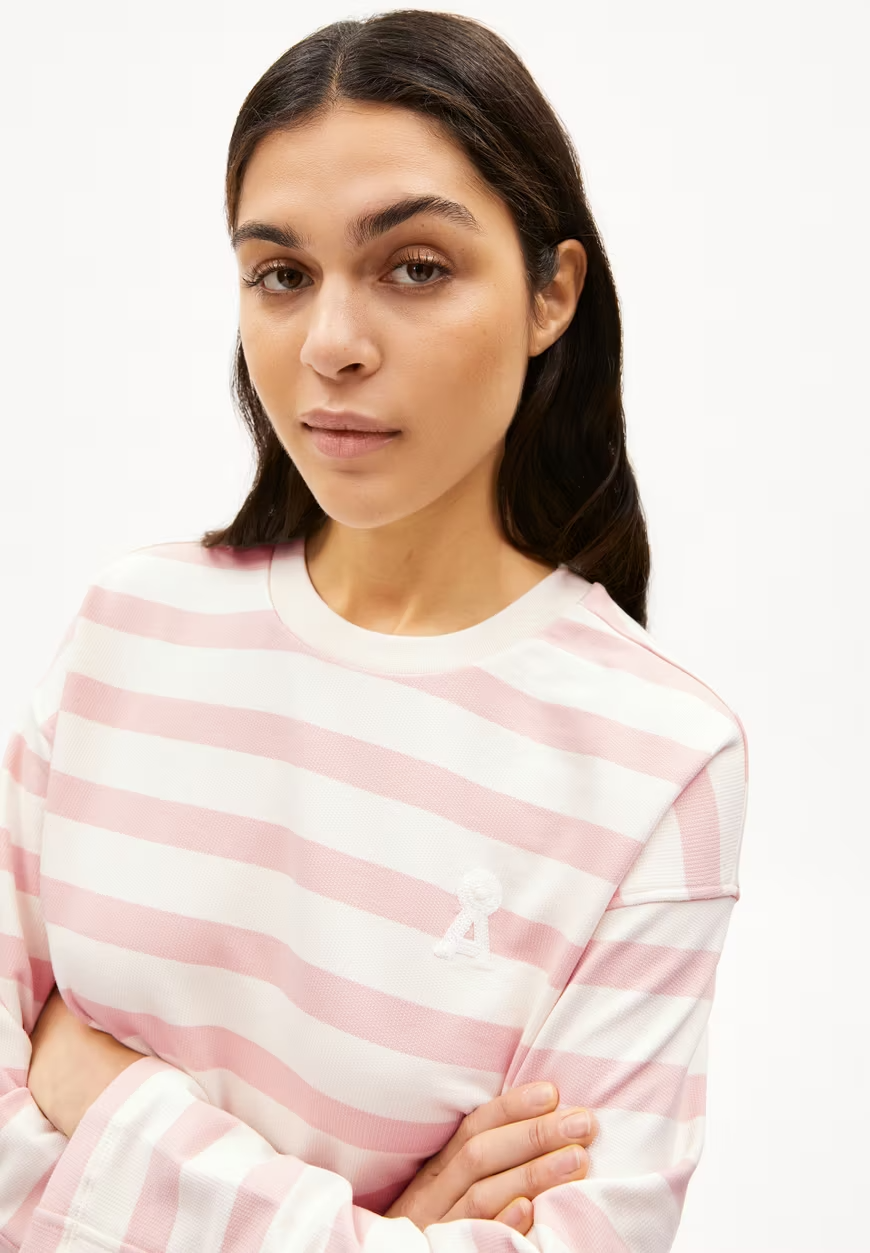 
                  
                    FRANKAA BOLD ICONIC Ein ungefärbtes Rosalilly Oversized Langarmshirt
                  
                