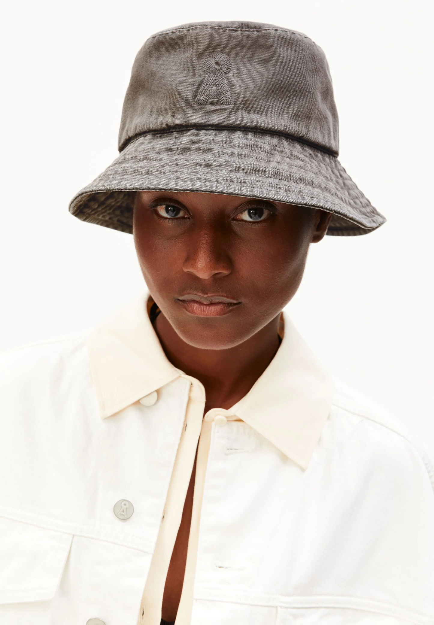 
                  
                    GRANIT WASHED BUCKET HAT
                  
                