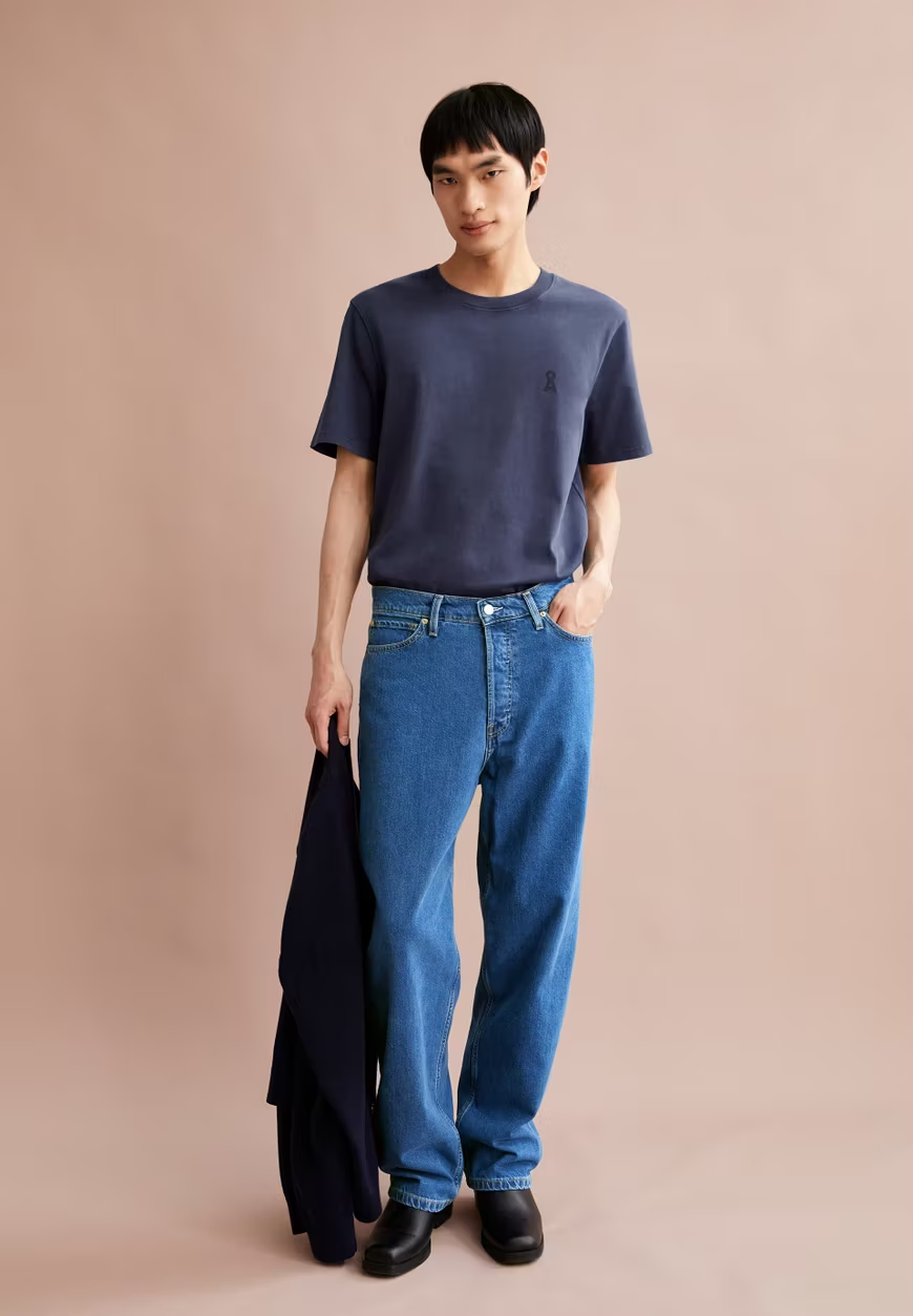 
                  
                    IKONISCHES Å MAARKOS Blue Noon Washed T-Shirt
                  
                