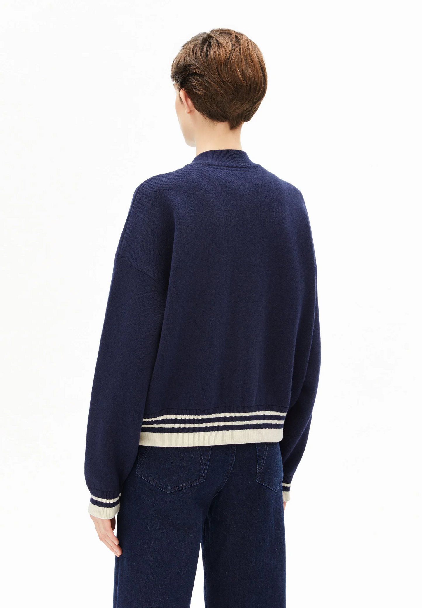 
                  
                    ICONIC Å getönte marineblaue Hafermilch-Bomberjacke
                  
                