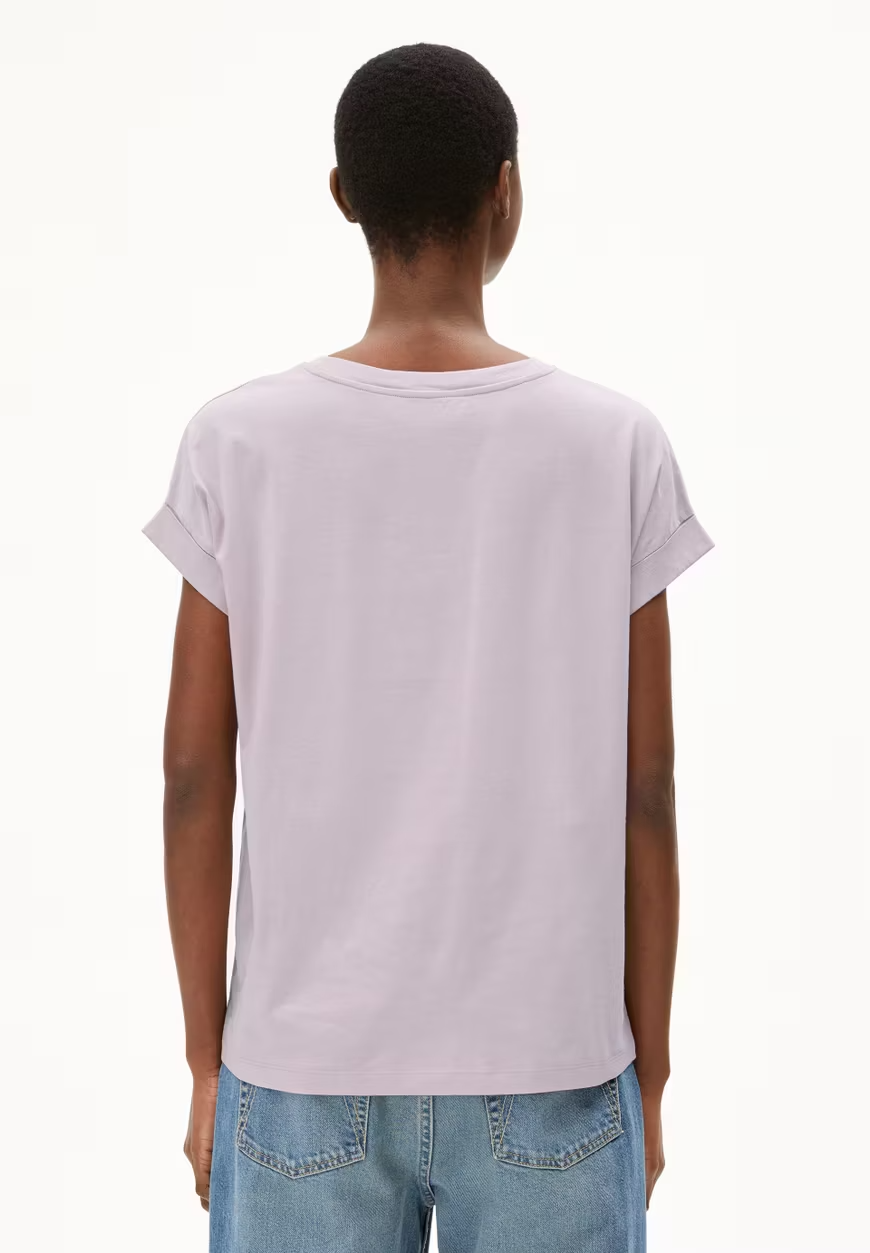 
                  
                    IDAARA Ice Grape T-Shirt
                  
                
