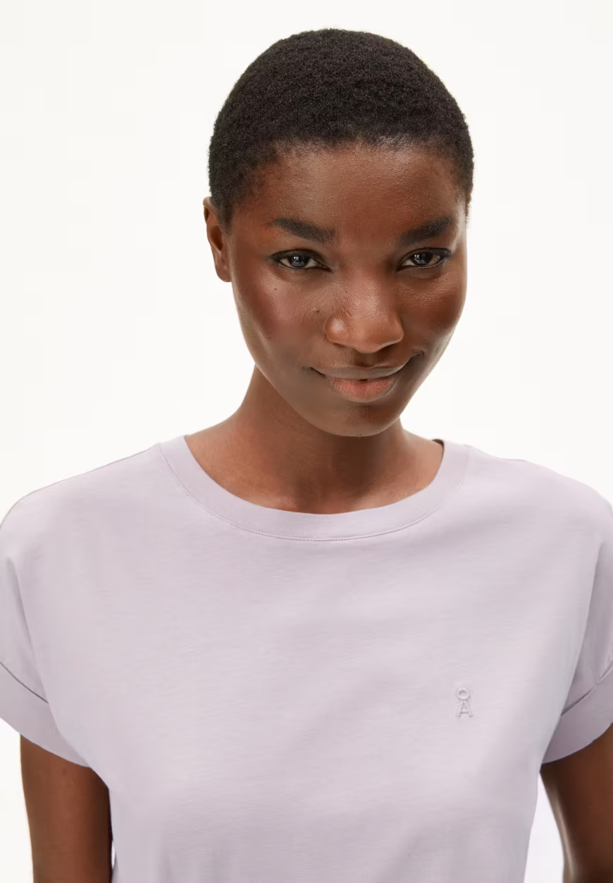 
                  
                    IDAARA Ice Grape T-Shirt
                  
                