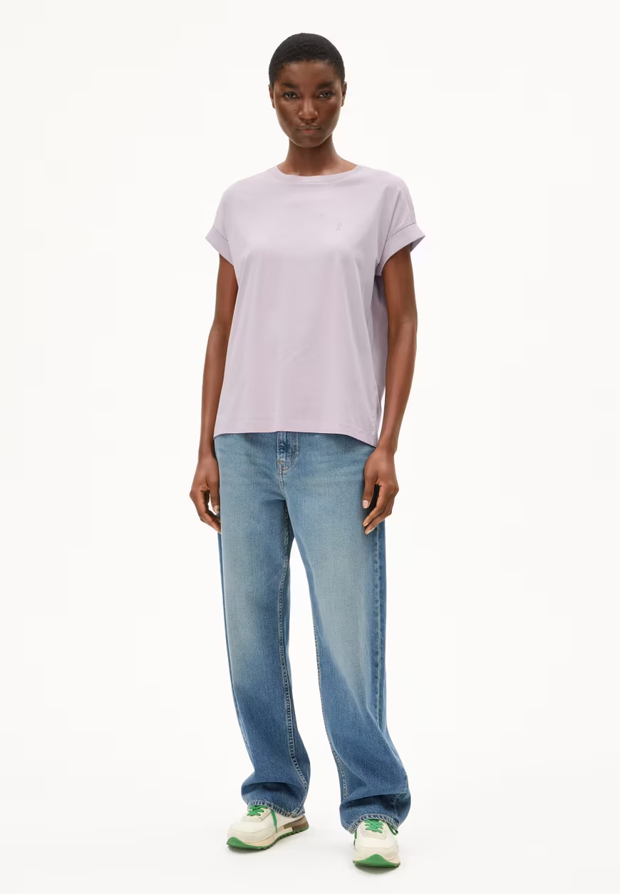 
                  
                    IDAARA Ice Grape T-Shirt
                  
                