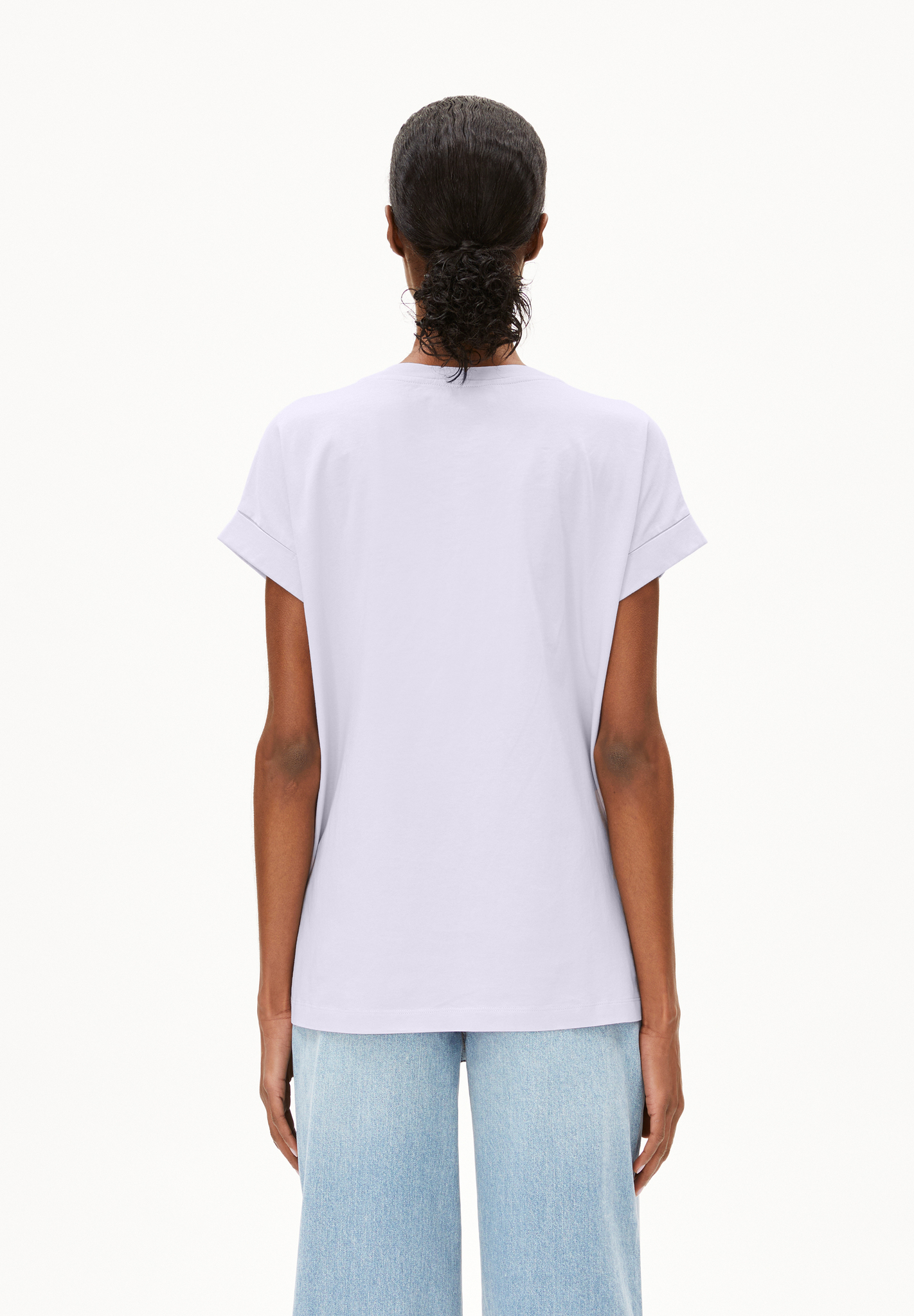 
                  
                    IDAARA – Weiches, fliederfarbenes, lockeres T-Shirt
                  
                
