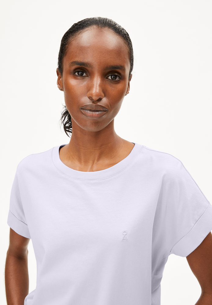 
                  
                    IDAARA – Weiches, fliederfarbenes, lockeres T-Shirt
                  
                