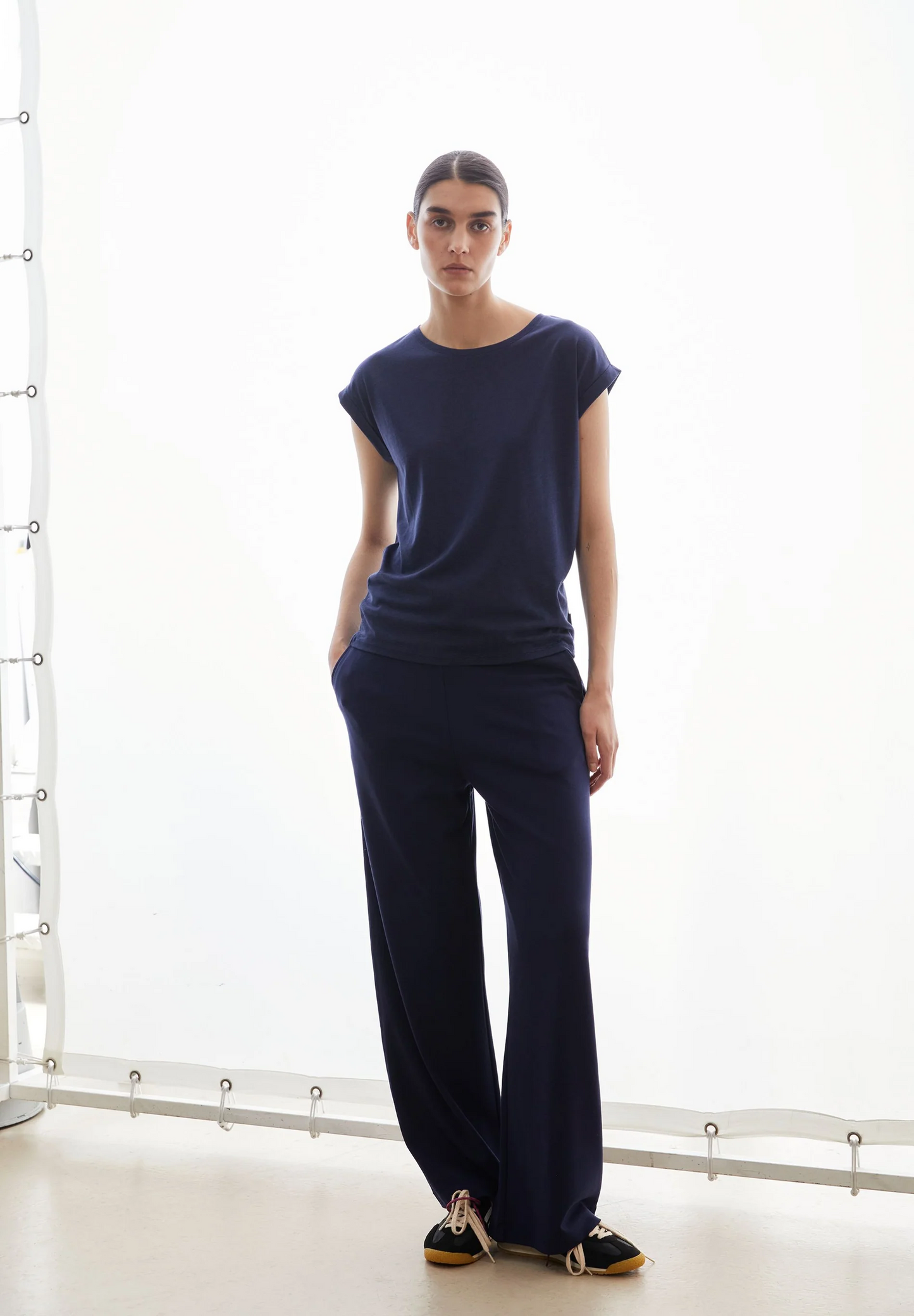 
                  
                    JILAANA T-Shirt in getöntem Marineblau
                  
                