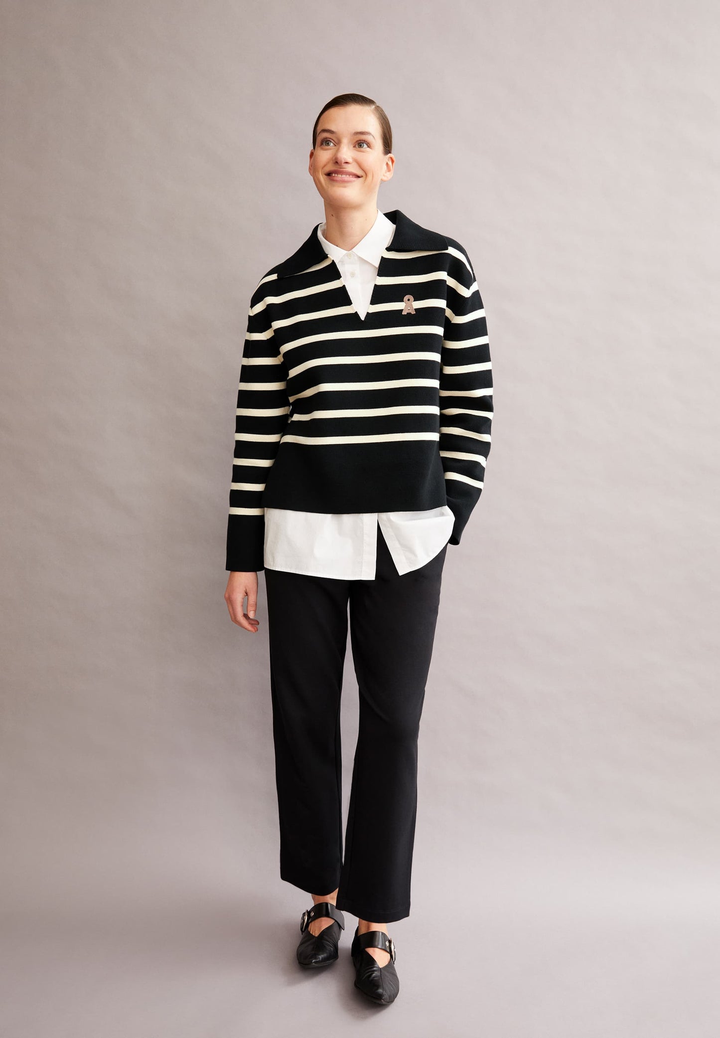 
                  
                    LIRAA LOU Schwarze, entspannte Jersey-Hose
                  
                