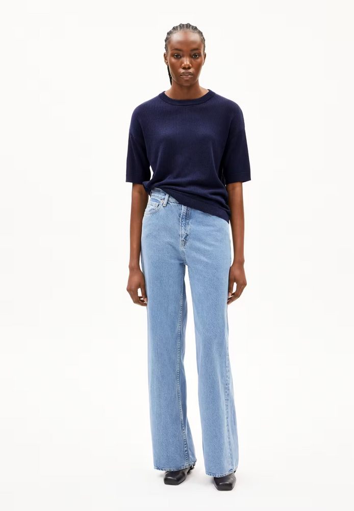 
                  
                    LIZAA LINO T-Shirt in Marineblau
                  
                