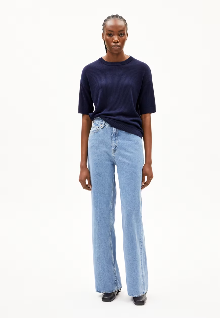 
                  
                    LIZAA LINO T-Shirt in Marineblau
                  
                