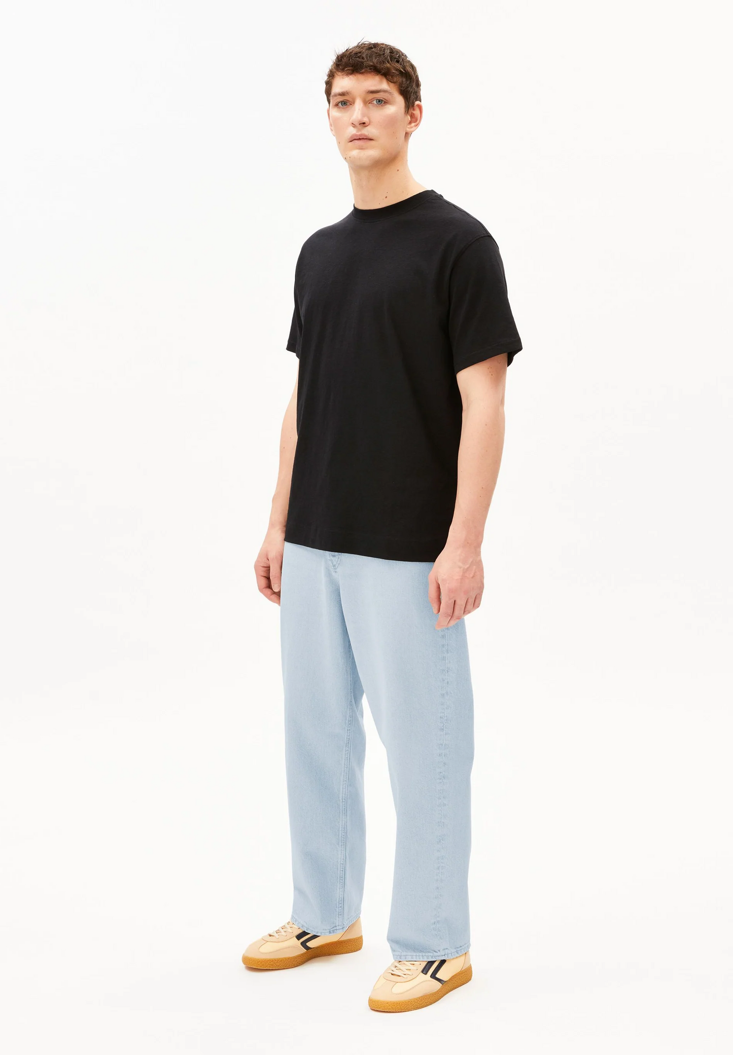 
                  
                    MAARKOS BLACK LINEN BLEND T-SHIRT
                  
                