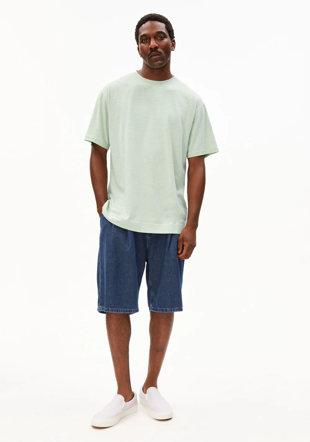 
                  
                    MAARKOS Foam Linen Blend T-Shirt
                  
                