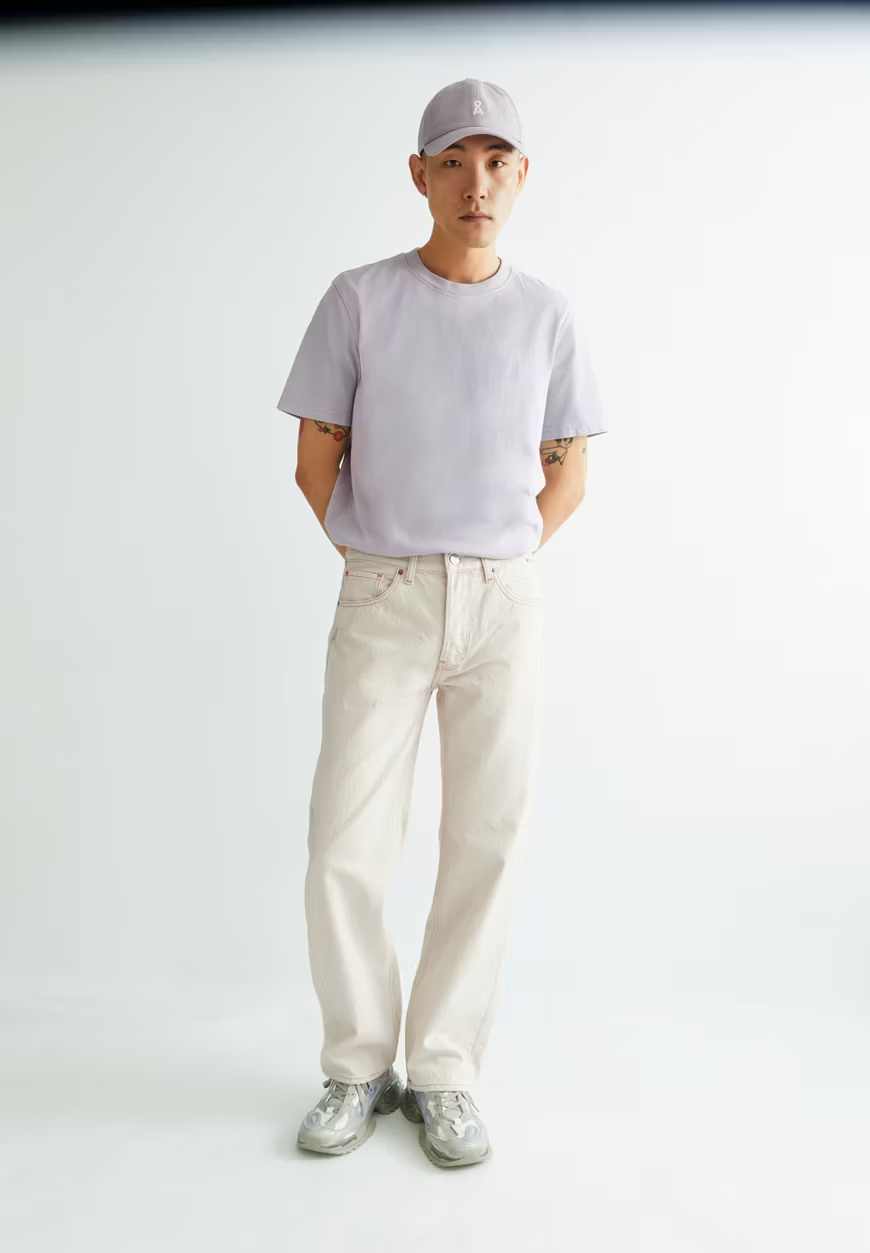 
                  
                    MAARKOS GMT DYE Weiches, verwaschenes T-Shirt in Flieder
                  
                
