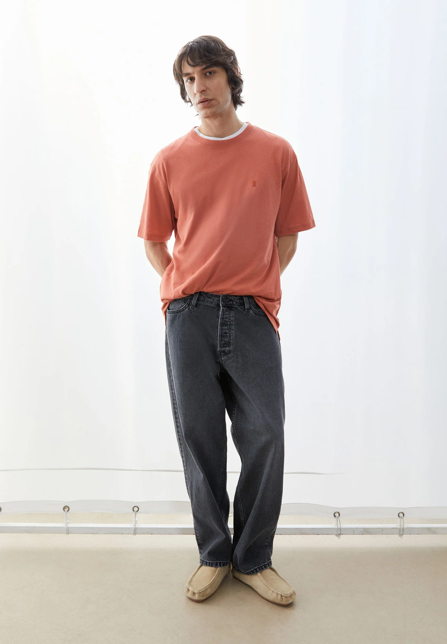 
                  
                    MAARKOS TABASCO RED LINEN BLEND T-SHIRT
                  
                