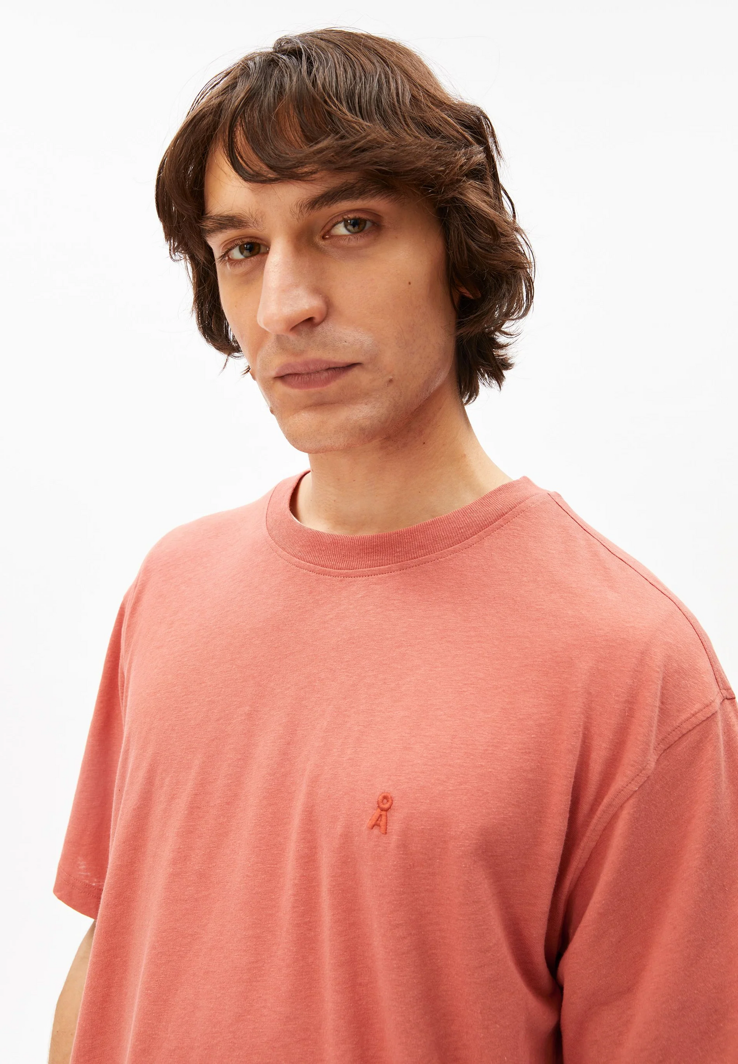 
                  
                    MAARKOS TABASCO RED LINEN BLEND T-SHIRT
                  
                