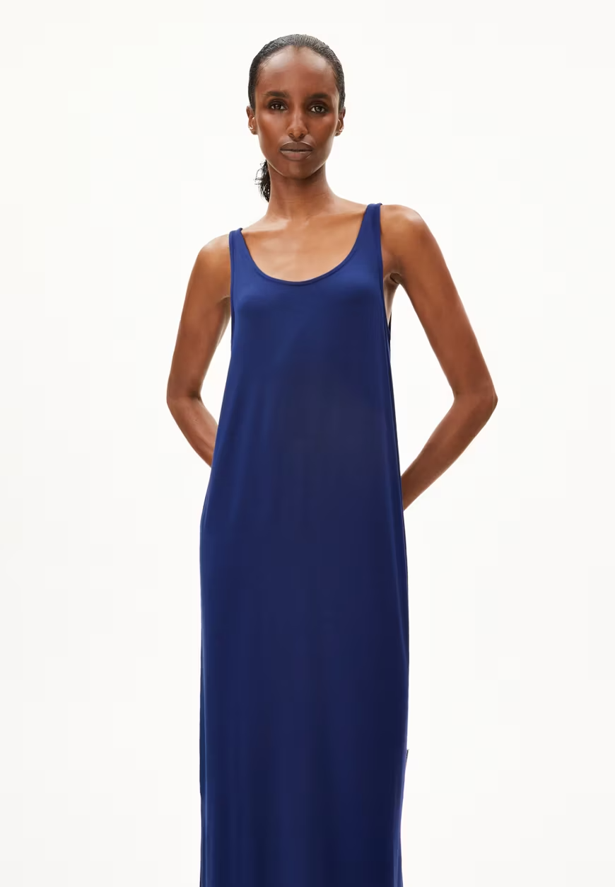 
                  
                    MAELIAA Blue Noon Einfarbiges Jerseykleid
                  
                