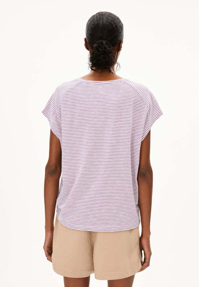 
                  
                    ONELIAA LOVELY – Lockeres T-Shirt mit Streifen in Hafermilch und Sonnenuntergangshimmel
                  
                