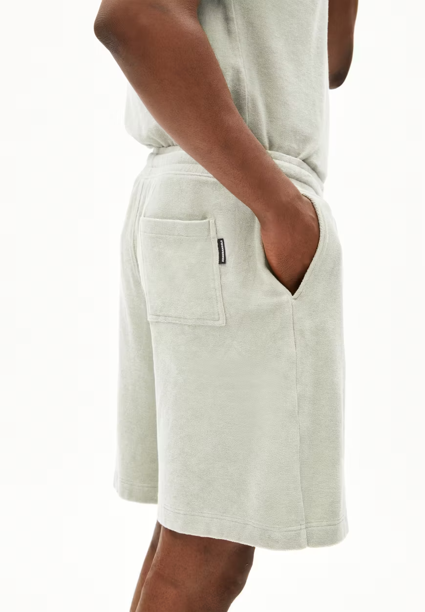
                  
                    ORAAN Seegrüne Frottee-Shorts
                  
                