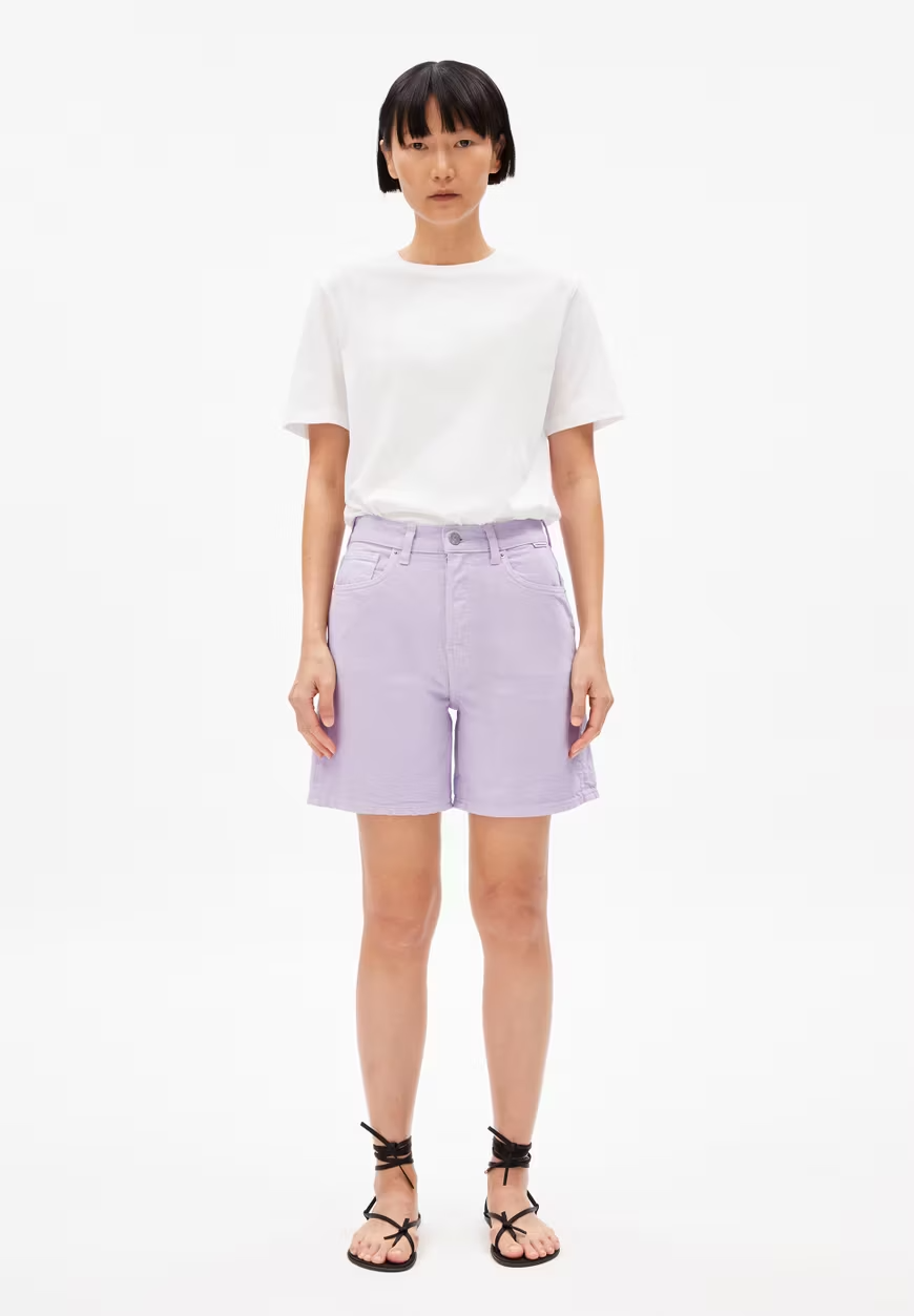 
                  
                    SHEAARI Weiche lila Jeansshorts
                  
                