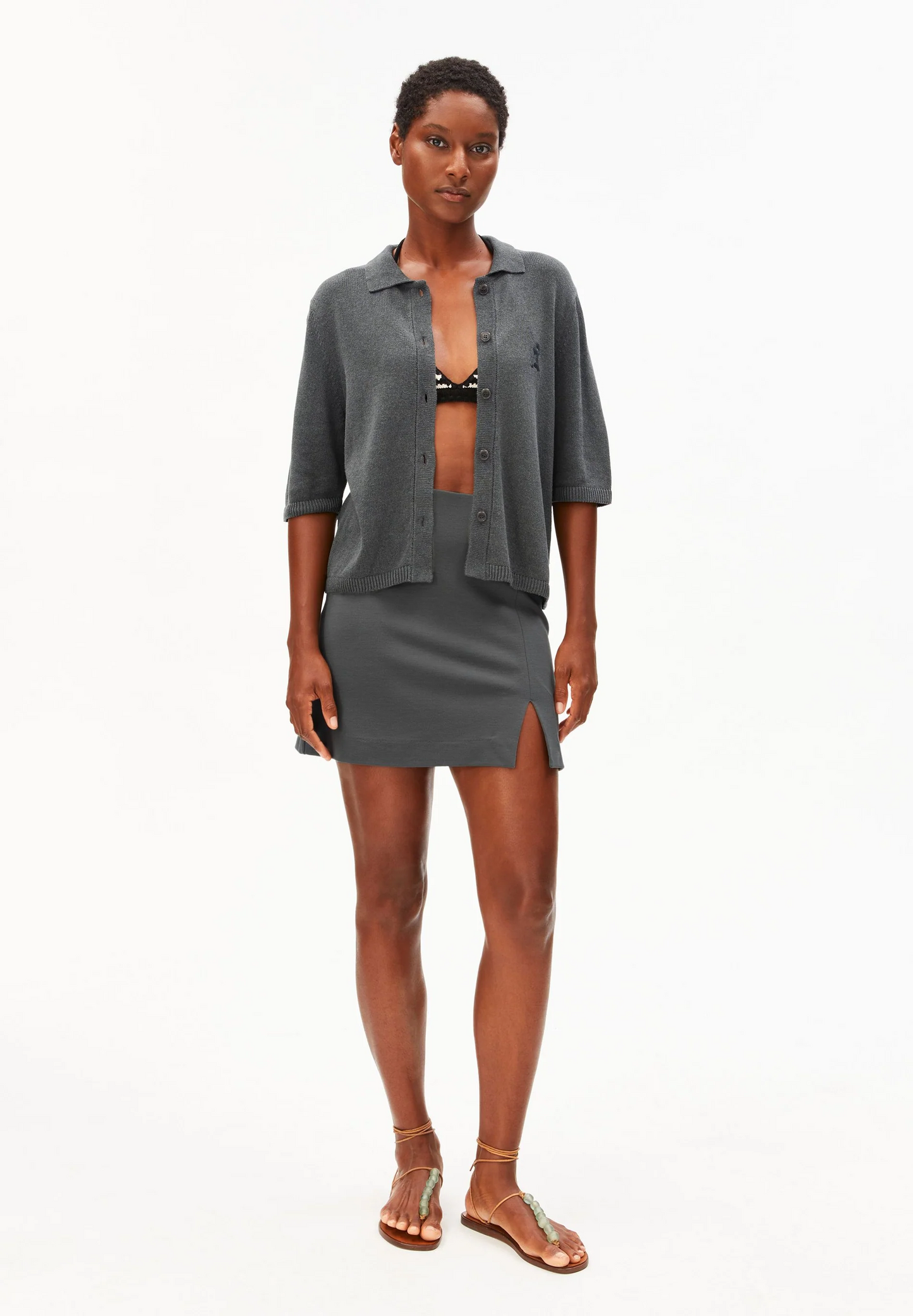 
                  
                    SPACE STEEL LINEN BLEND KNIT CARDIGAN
                  
                