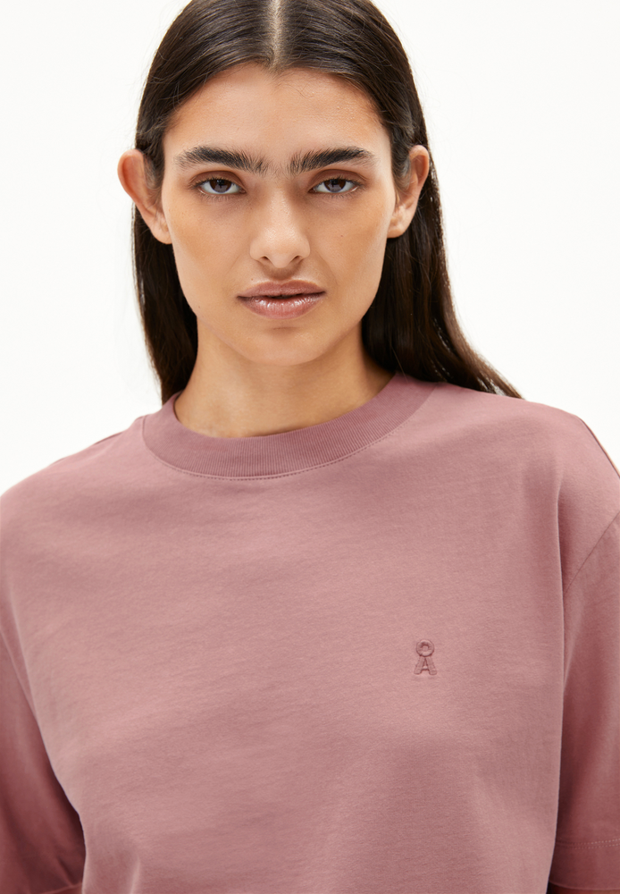 
                  
                    TARJAA Light Berry Heavyweight T-Shirt
                  
                