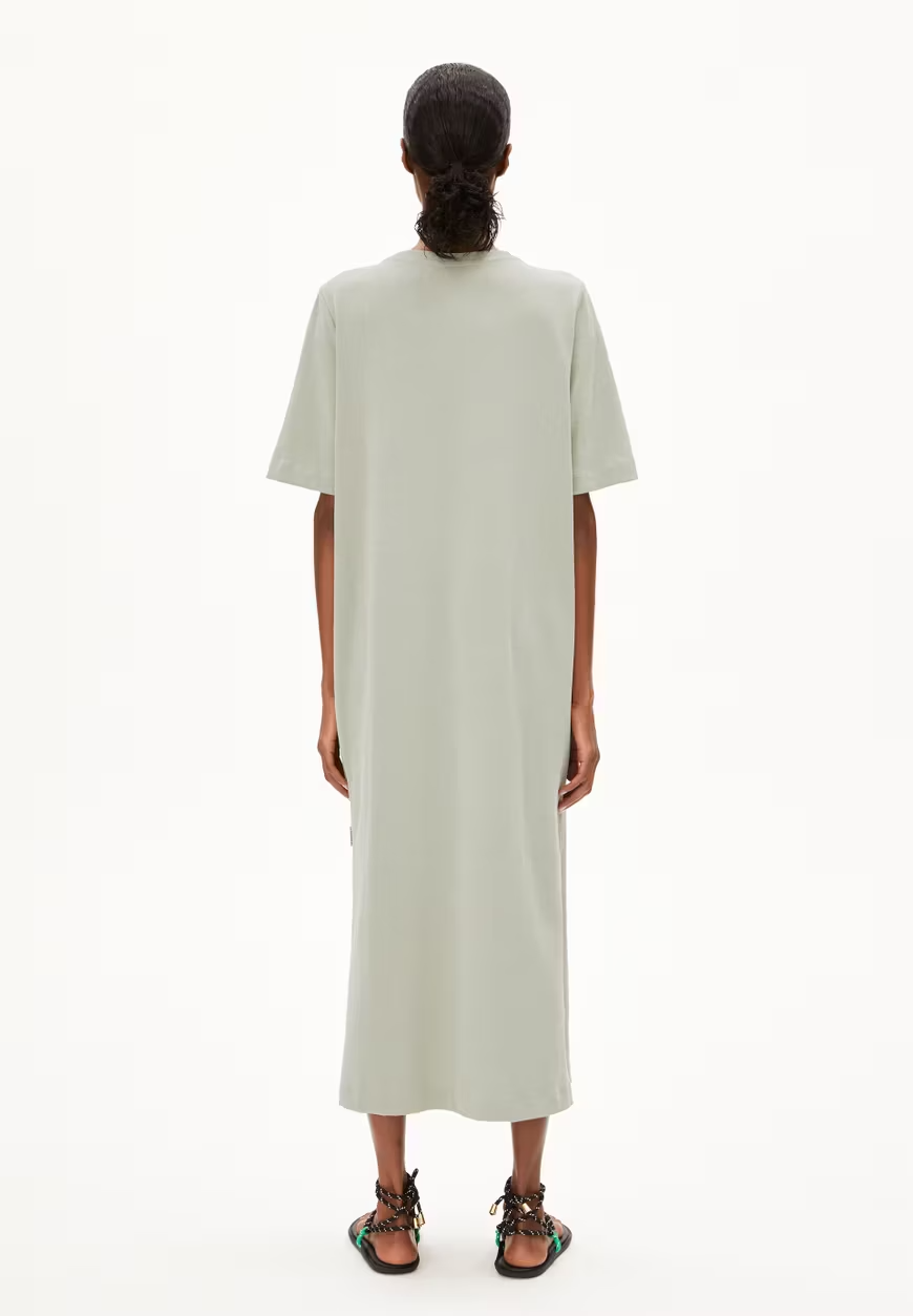 
                  
                    XELINAA – Entspanntes Jerseykleid in Seegrün
                  
                