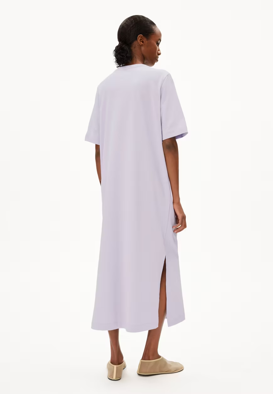 
                  
                    XELINAA – Lockeres Jerseykleid in weichem Flieder
                  
                