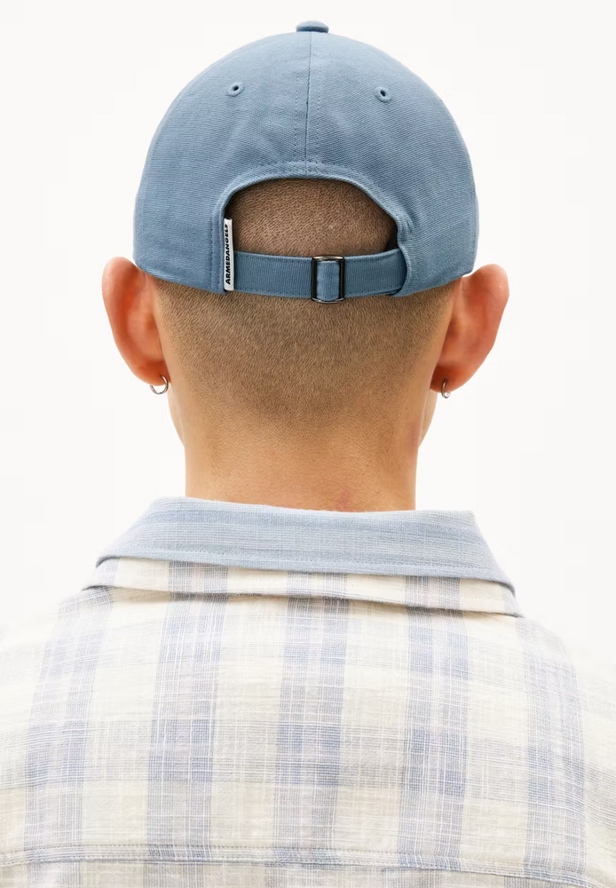 
                  
                    YENAAS BOLD Pigment Blue Cap
                  
                