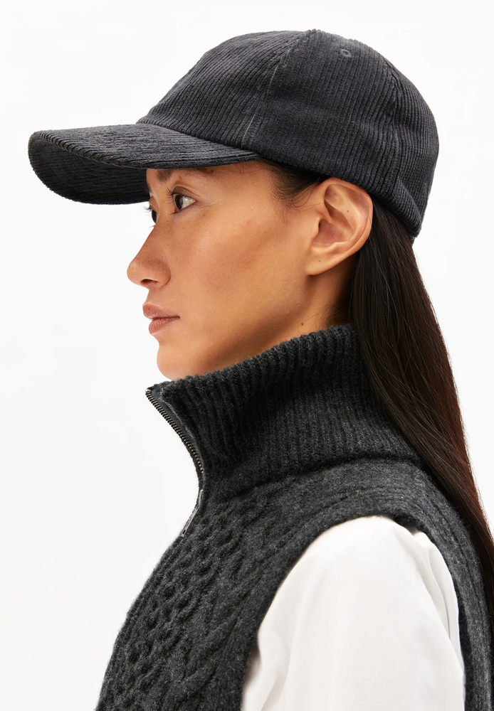 
                  
                    YENAAS Dark Steel Cord Cap
                  
                