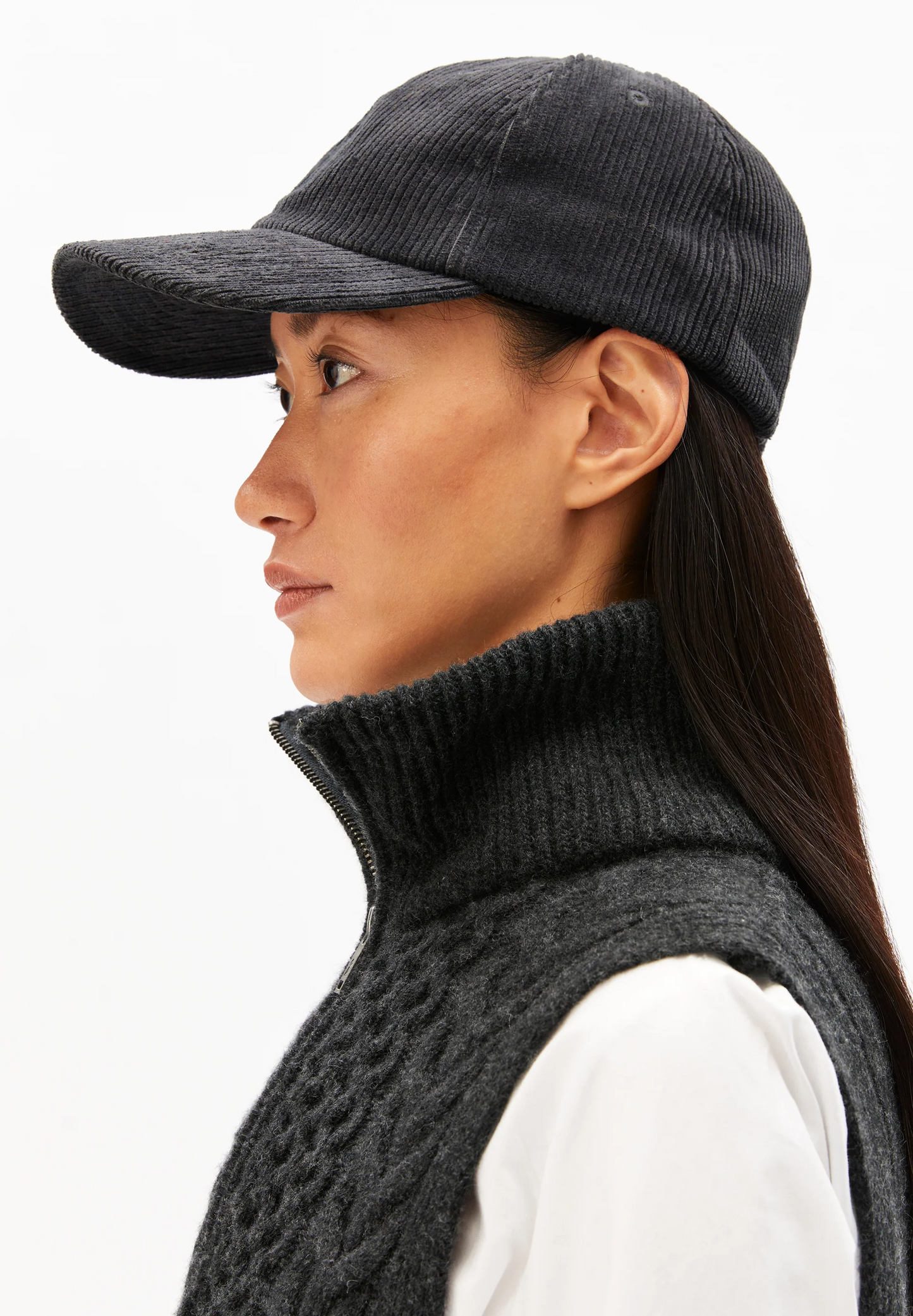 
                  
                    YENAAS Dark Steel Cord Cap
                  
                