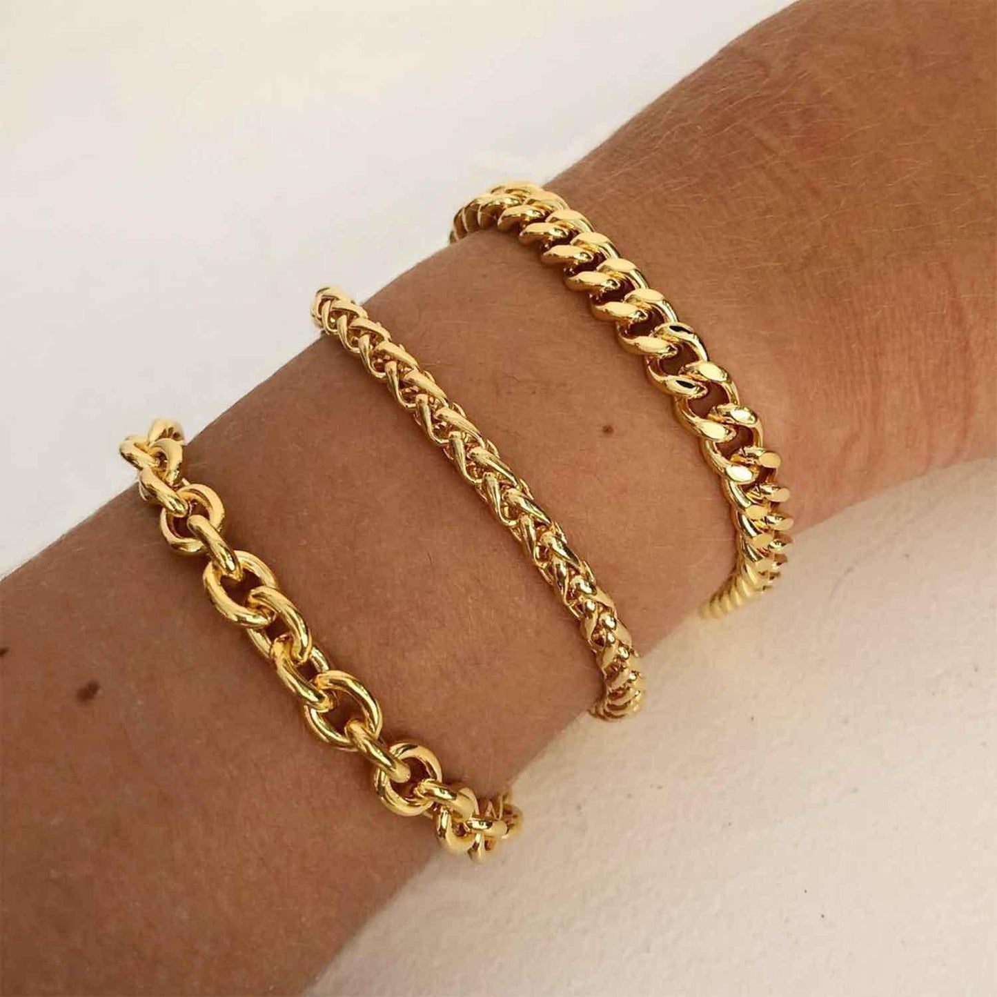
                  
                    Gold Plated Curb Chain Bracelet
                  
                