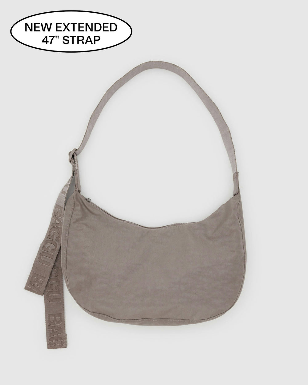 Mittelgroße, halbmondförmige Nylontasche „Dove“