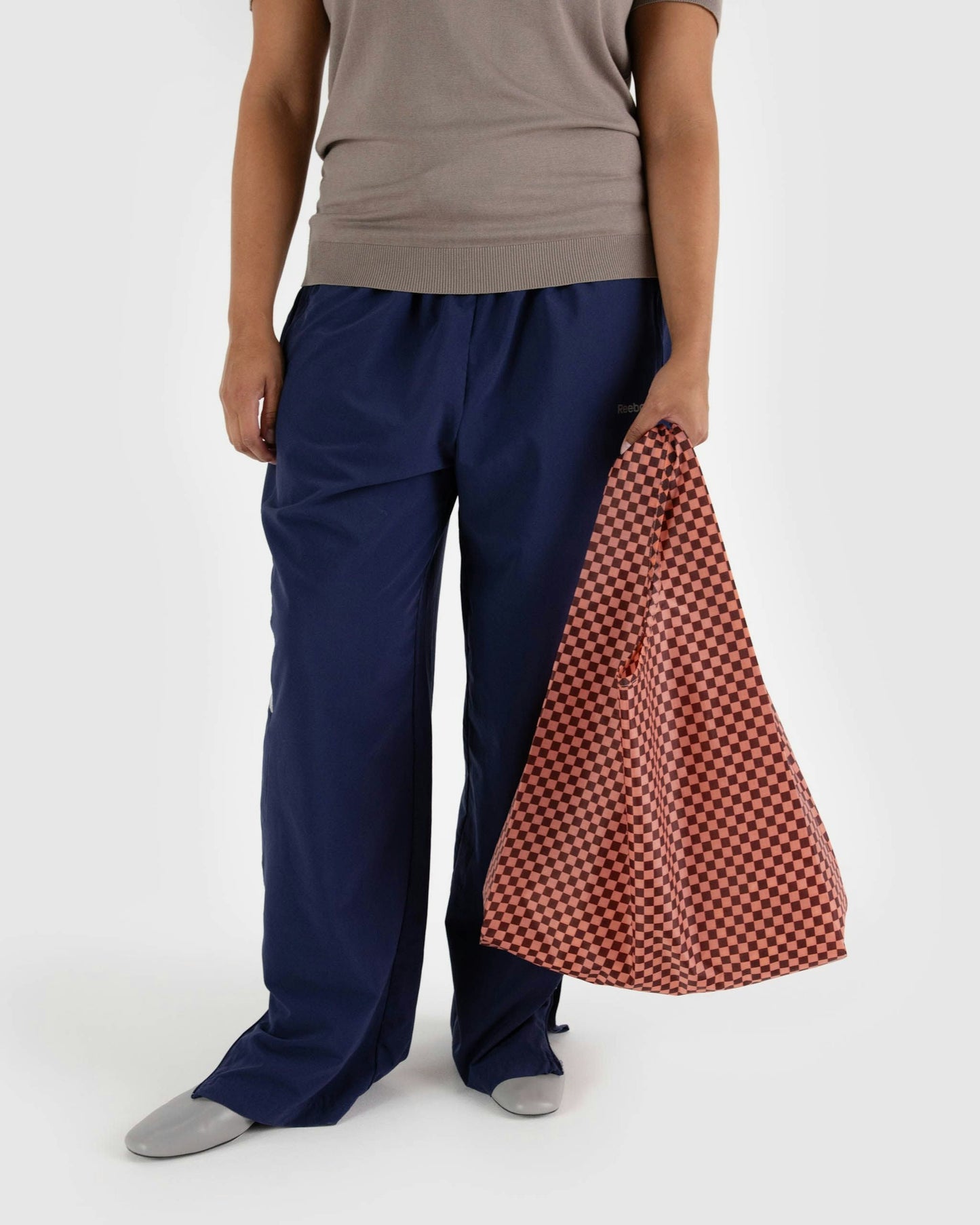 
                  
                    Baggu-Tasche Standard mit Karomuster in Rosa und Braun
                  
                