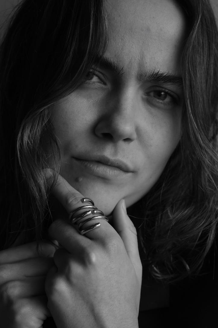 
                  
                    16 Silver Cutted Ring
                  
                