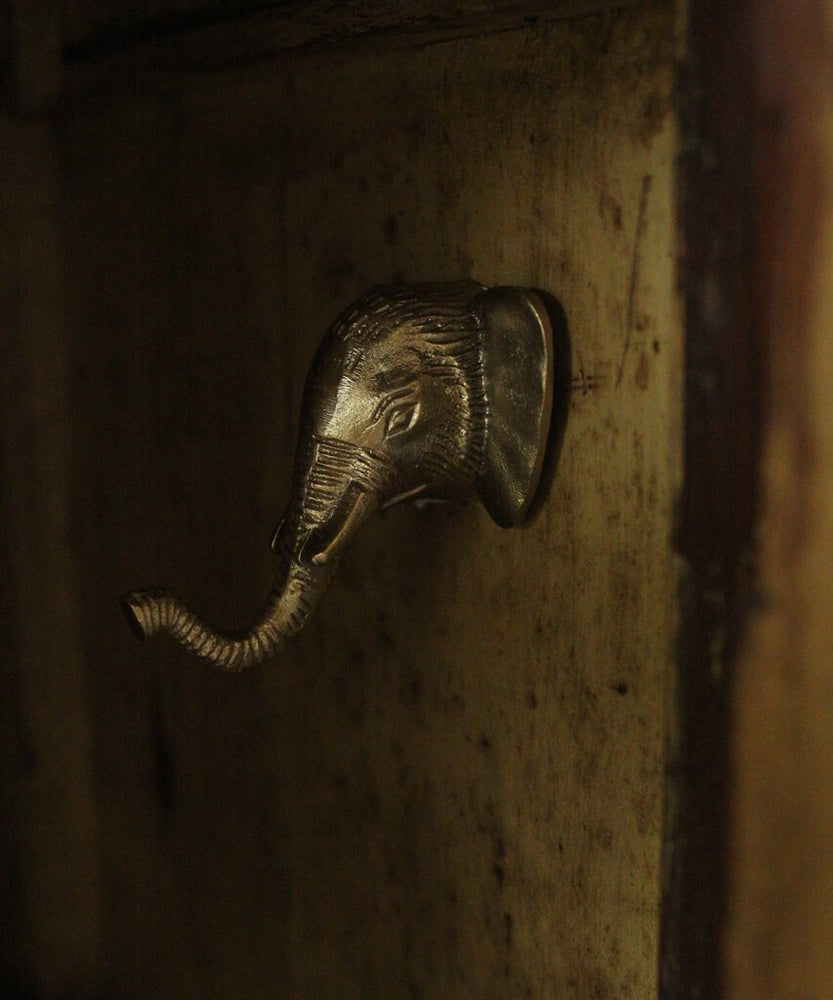 
                  
                    BILLY Large Elephant Hook
                  
                