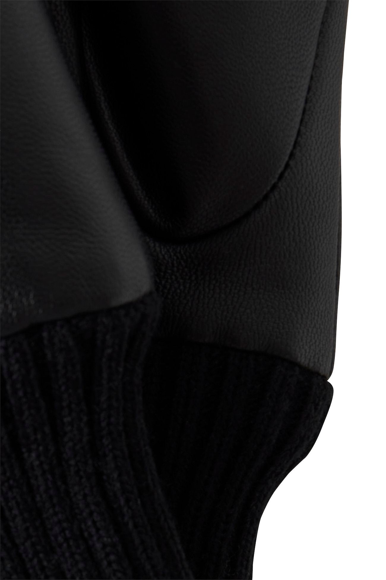 
                  
                    IANILLA Black Leather Gloves
                  
                