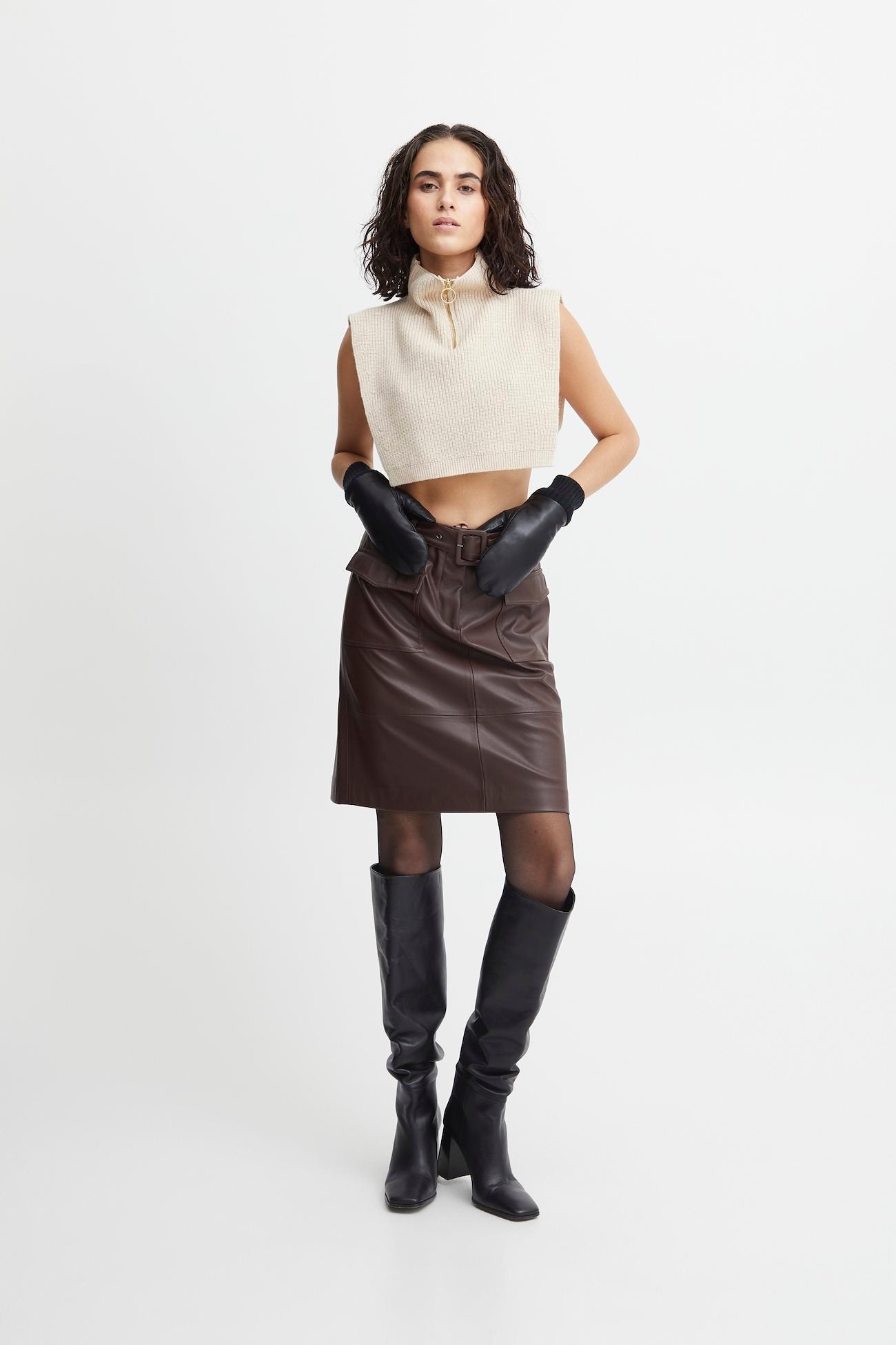 
                  
                    IANILLA Black Leather Gloves
                  
                
